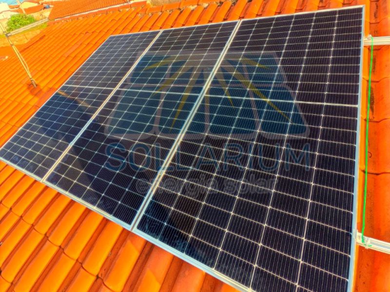 Instalação de placas fotovoltaicas para geração de energia  solar